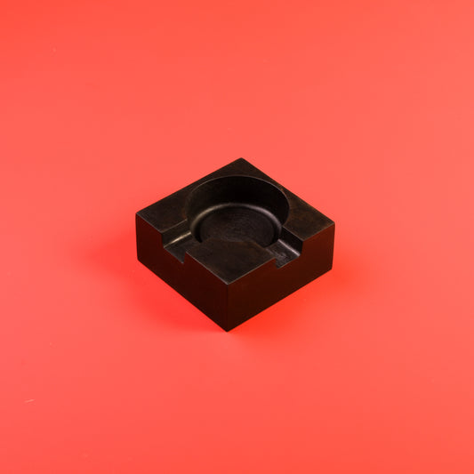 Ash tray
