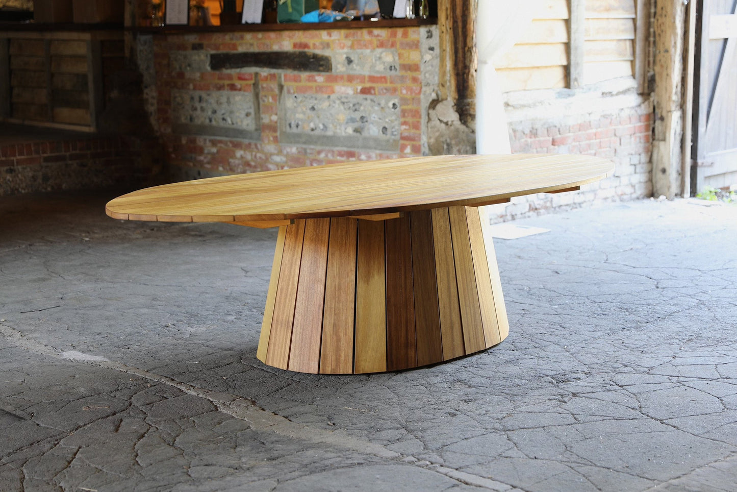 Straight top garden table