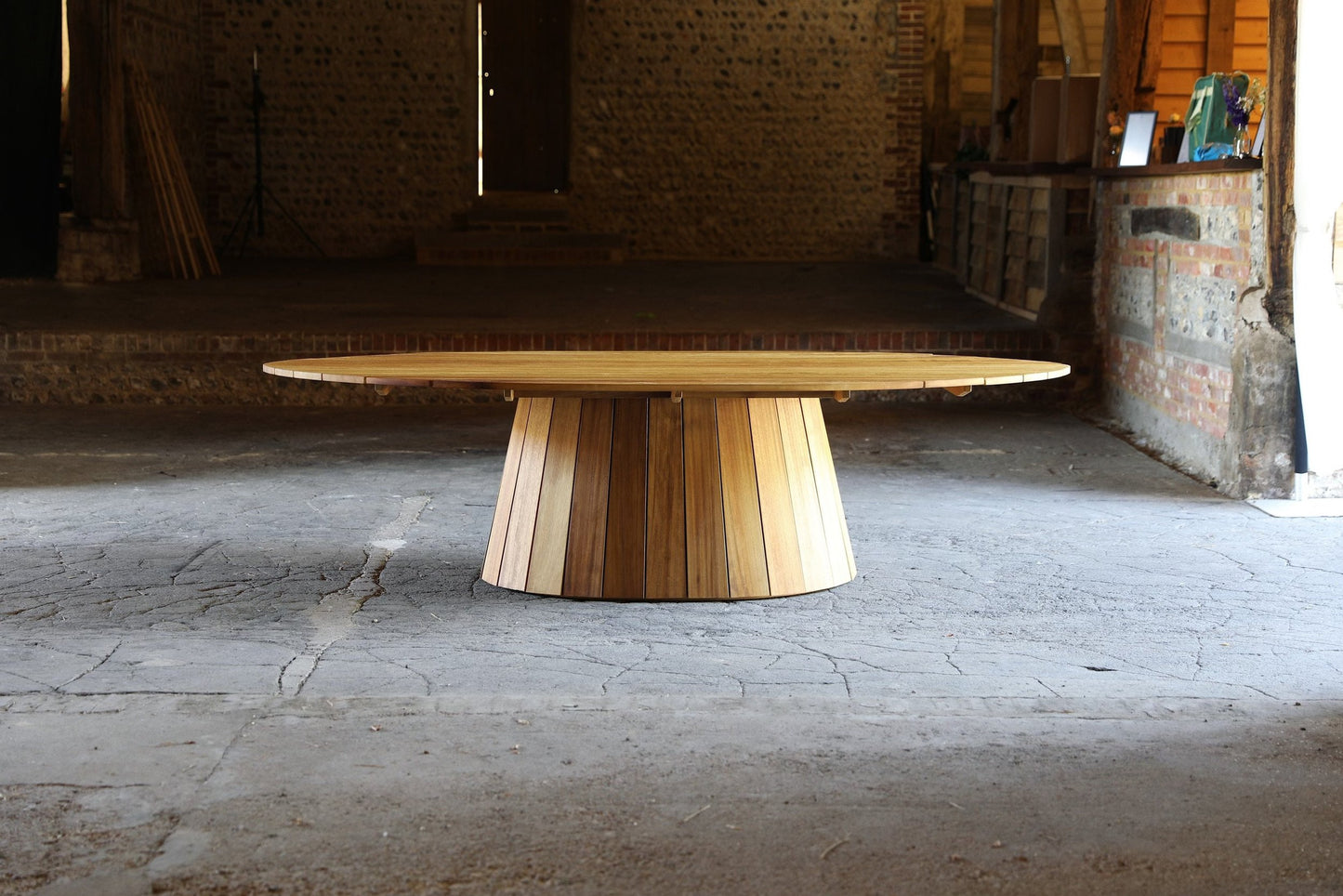 Straight top garden table