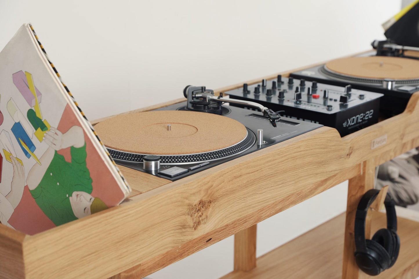 Oak DJ console